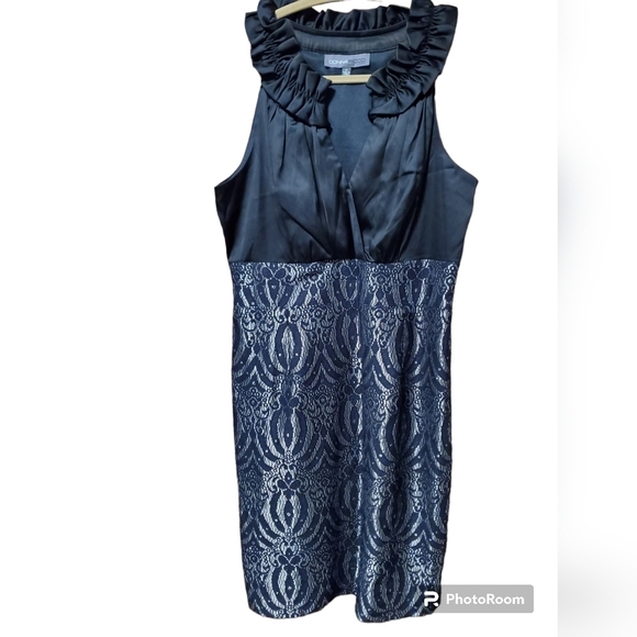 Cocktail Dress Black and Silver Lace with Ruffle Neckline size 14 - Picture 4 of 8